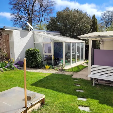 아파트 Sonnenschein 2r Mit Terrasse Und Garten 프리드리히스하펜